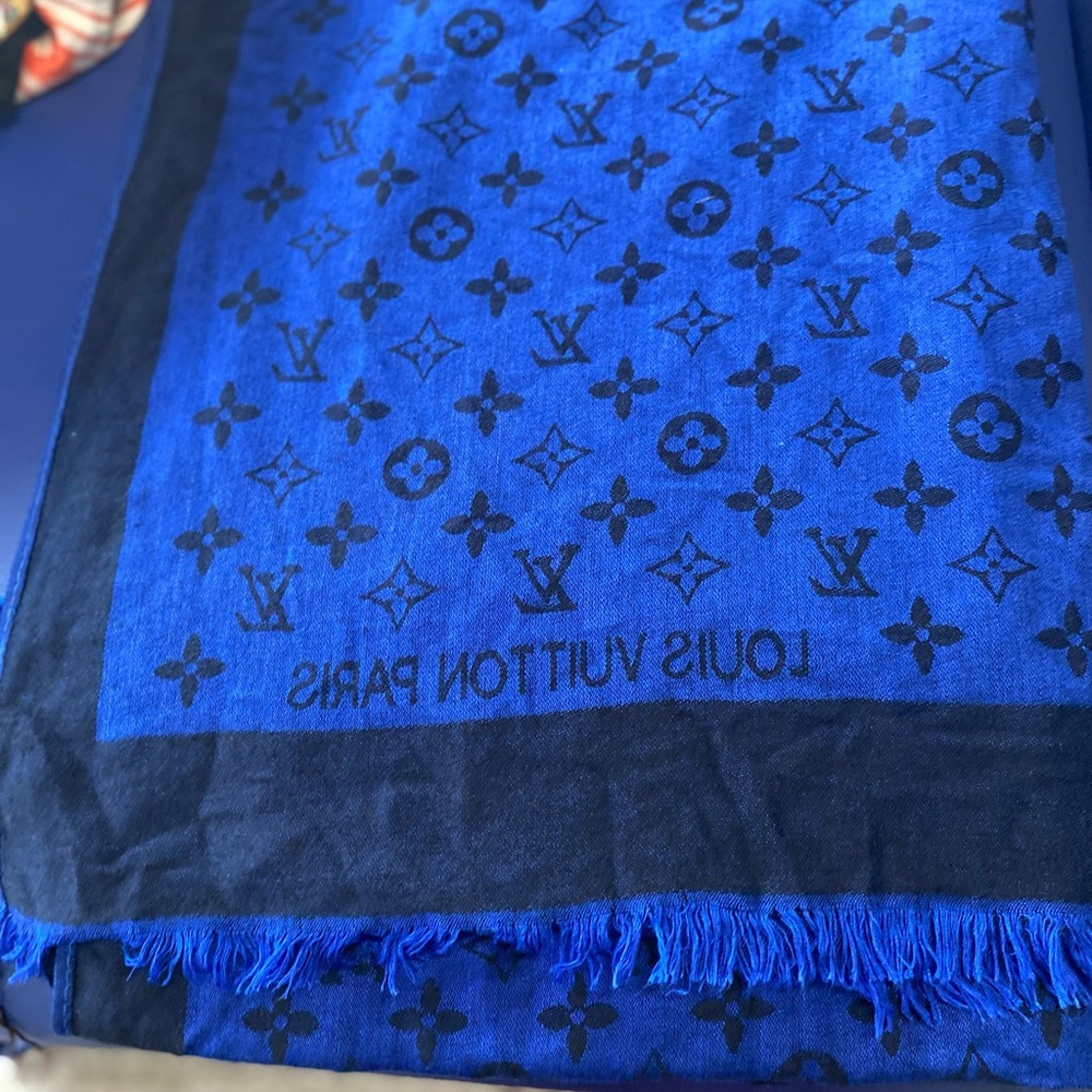 Louis Vuitton Blue and Black Monogram Scarf NWT womens - Picture 5 of 5